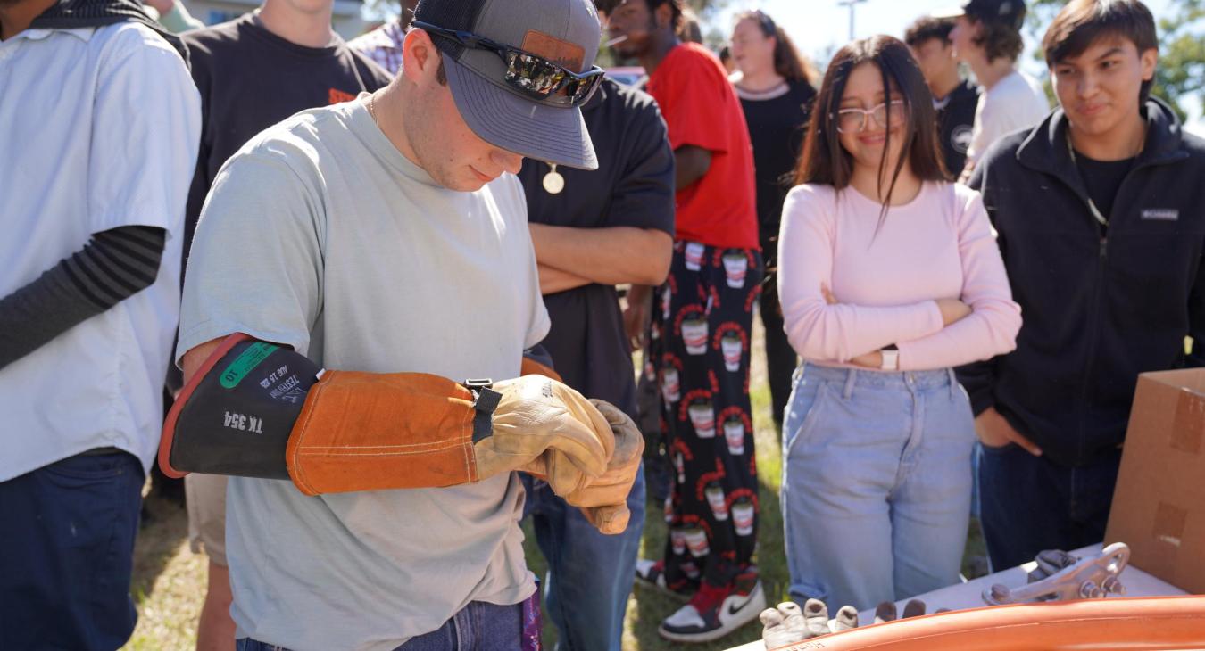 WREC Participates in Pasco High School Teach-In