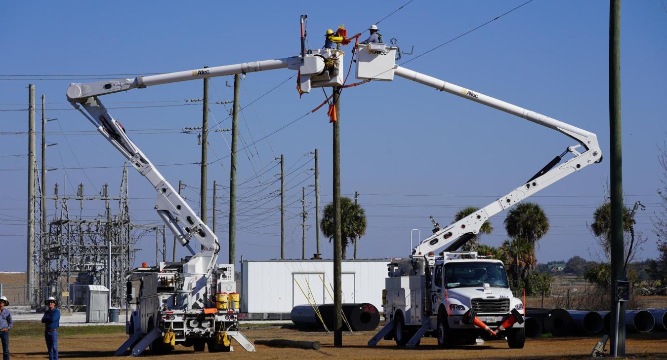 WREC's Safety Department Holds Gloving Orientation