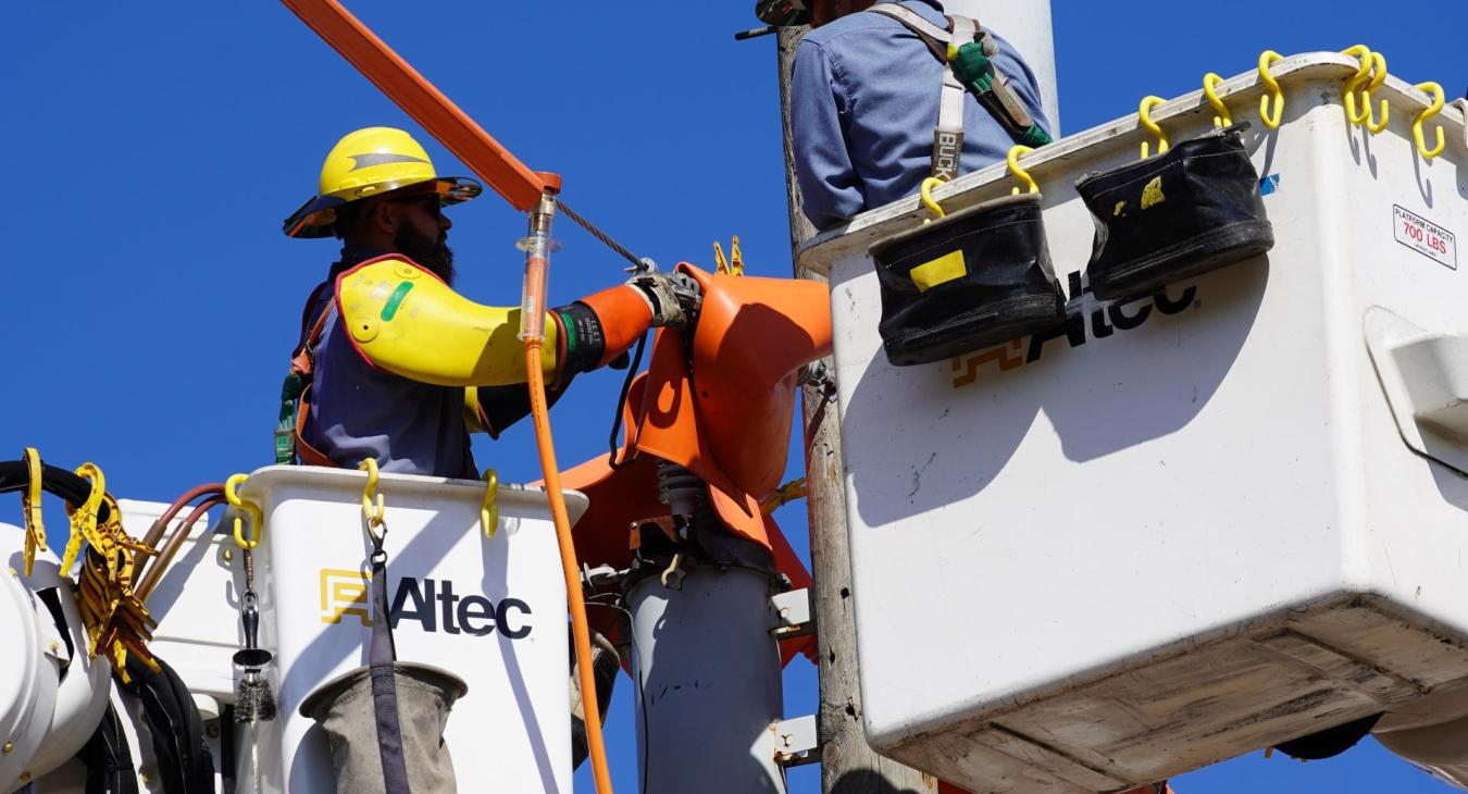 WREC's Safety Department Holds Gloving Orientation