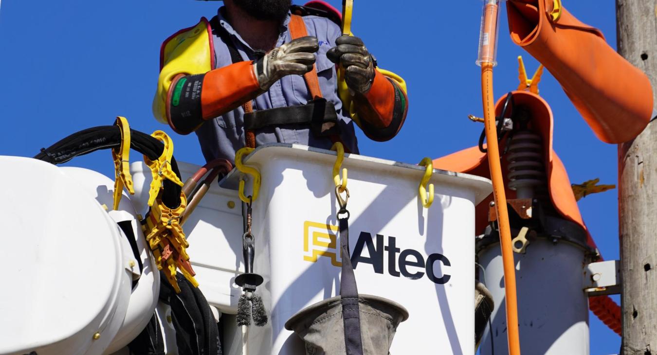 WREC's Safety Department Holds Gloving Orientation