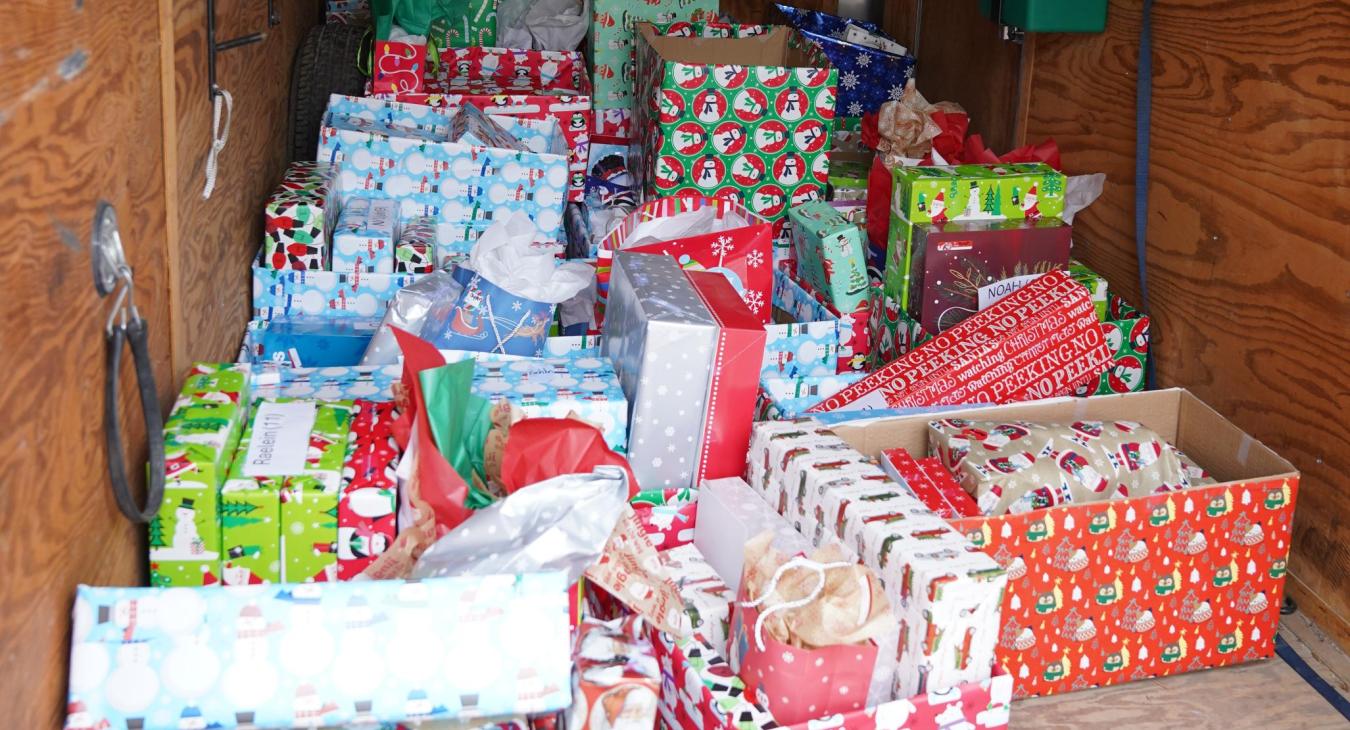 WREC Delivers Angel Tree Gifts to Quail Hollow Elementary School