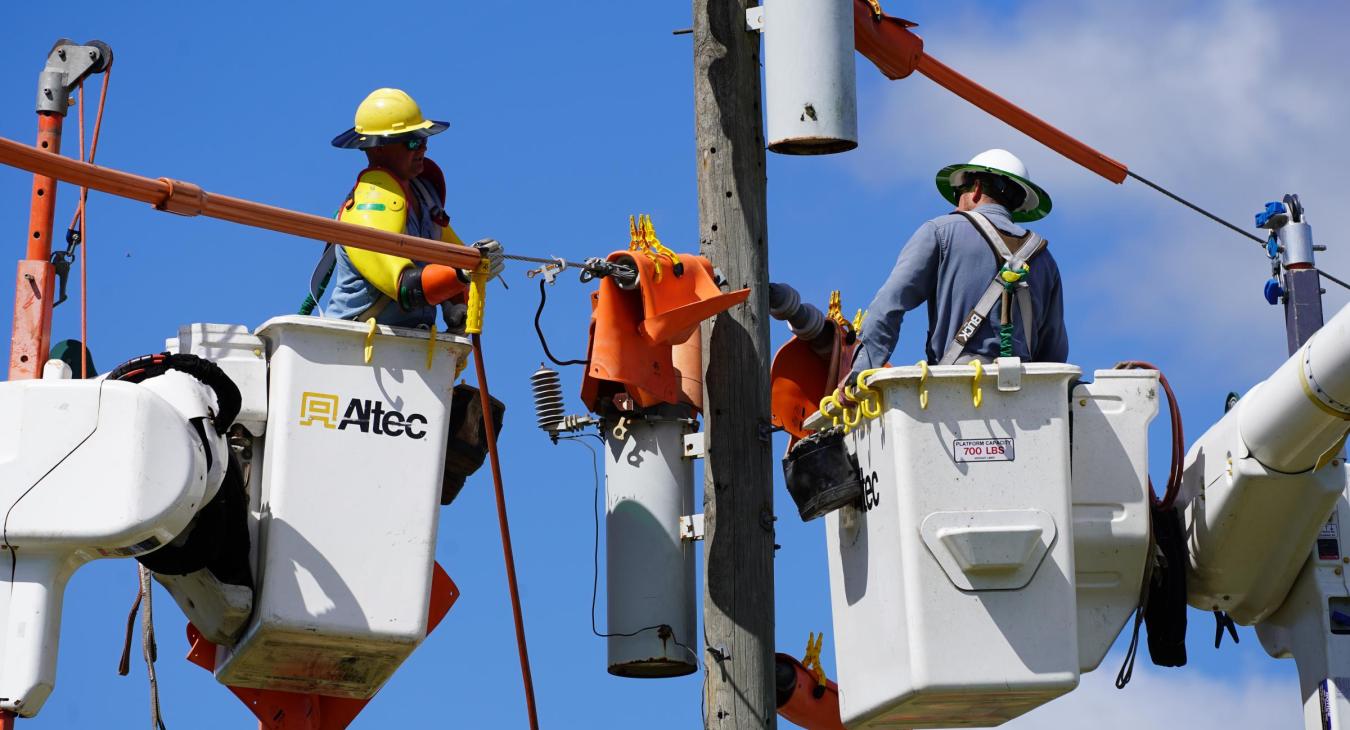 WREC Holds Gloving Orientation for Apprentice Linemen