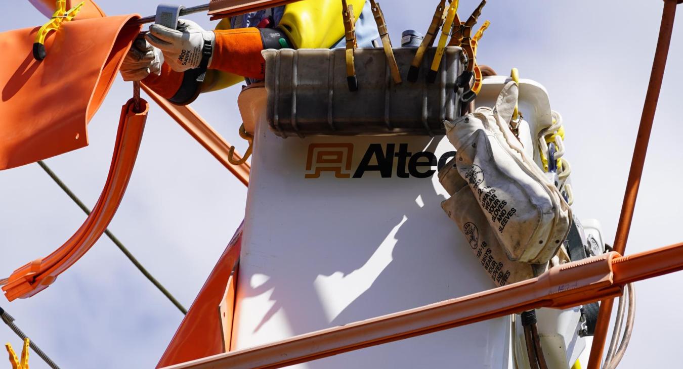 WREC Holds Gloving Orientation for Apprentice Linemen