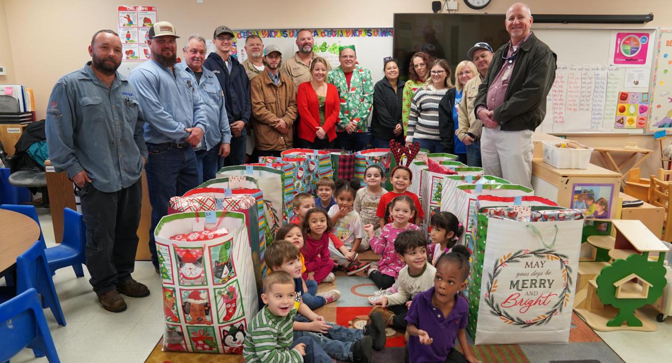 WREC's Bayonet Point employees deliver Angel Tree presents