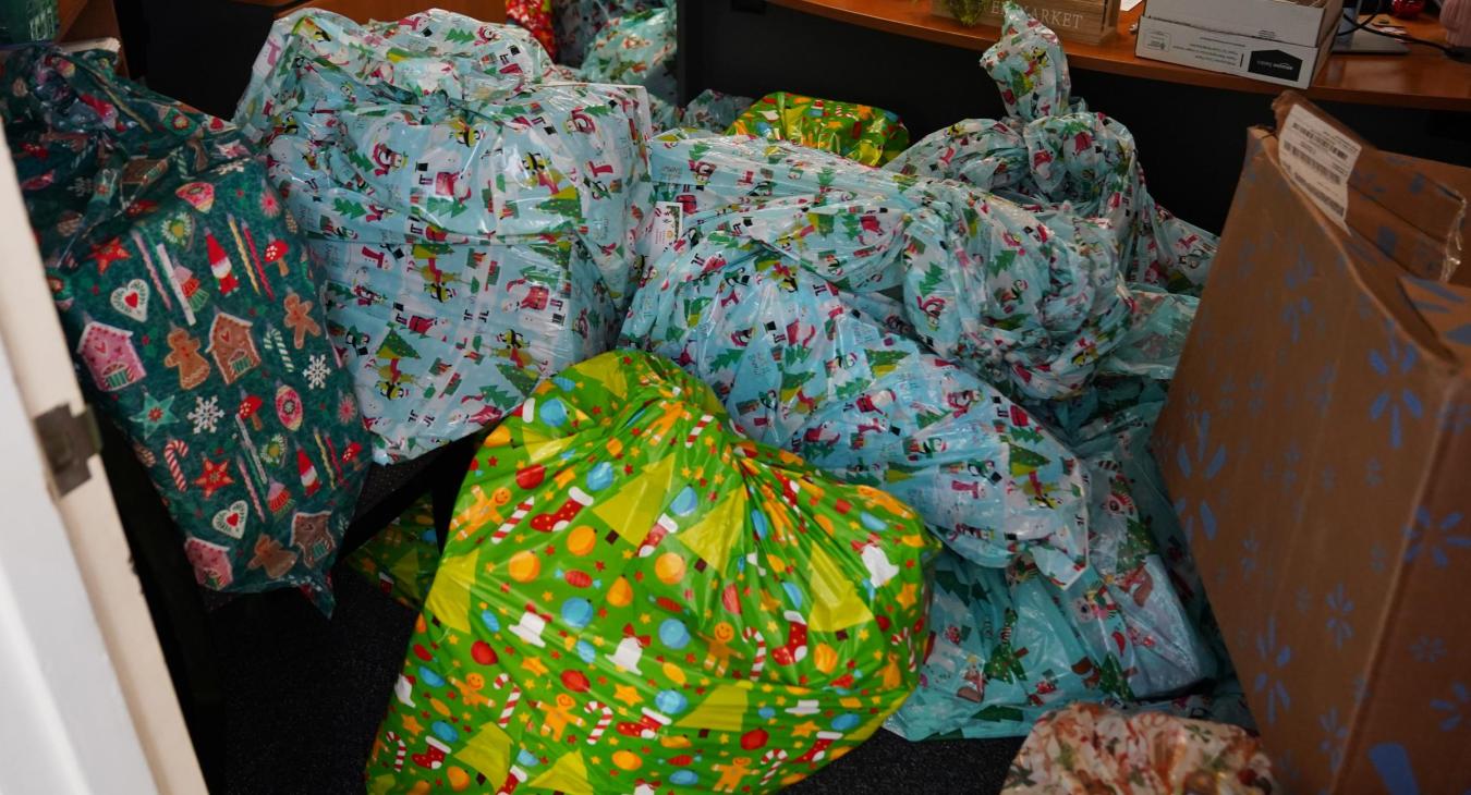 WREC Delivers Angel Tree Gifts to Lacoochee Elementary School