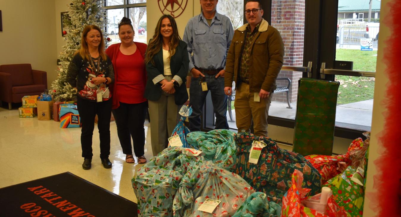 WREC Also Delivers Angel Tree Gifts to Pasco Elementary School