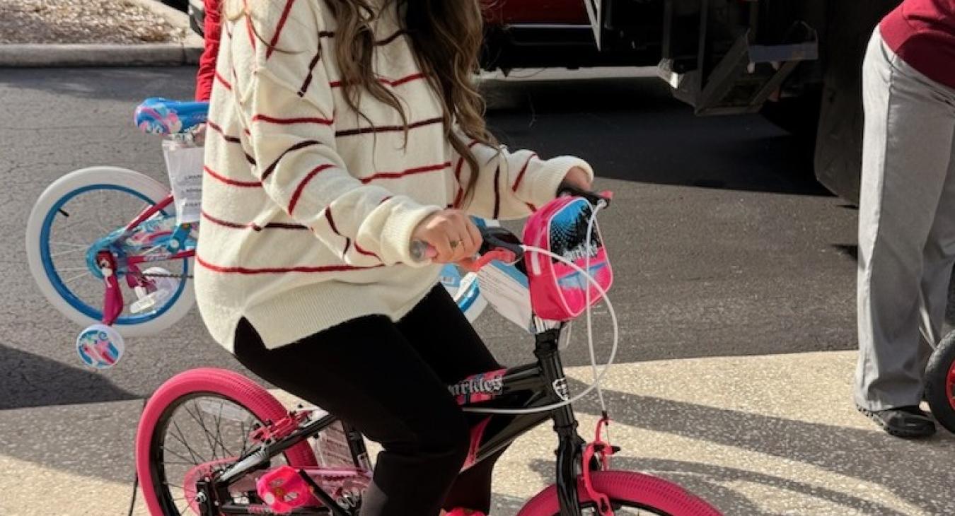 WREC Delivers Angel Tree Gifts to Lacoochee Elementary School