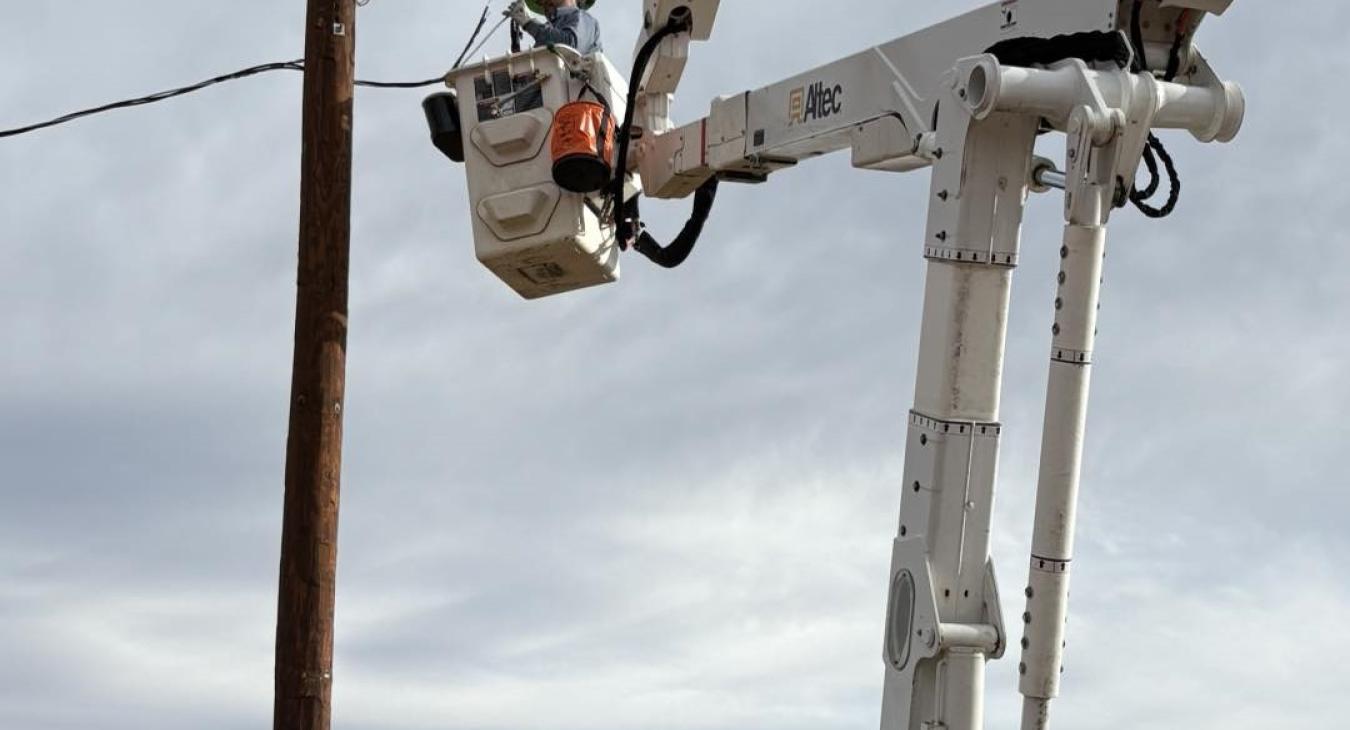 WREC Employees Begin Work on Light Up Navajo Project