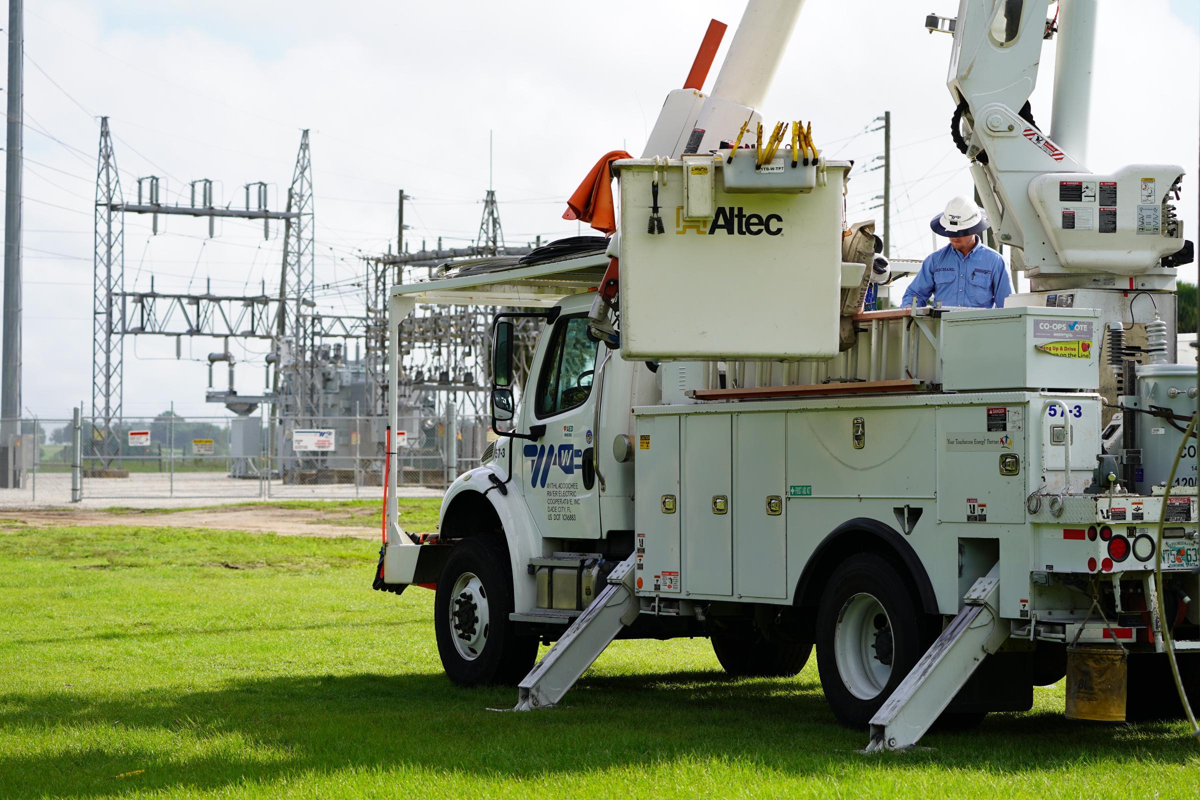 WREC Bucket Truck